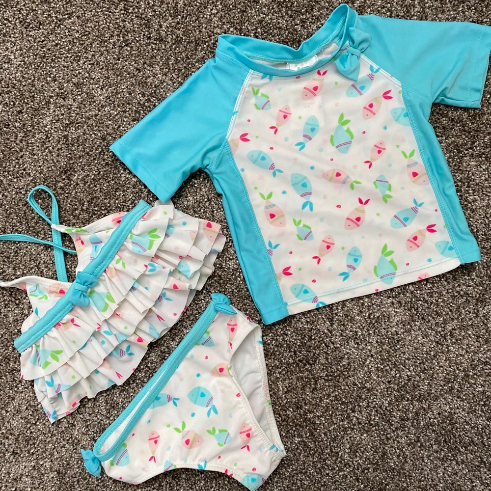 Girls rash guard set